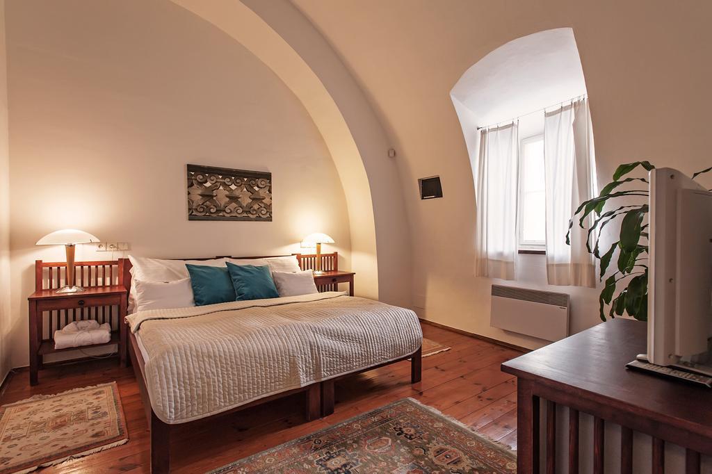Hotel Domus Henrici Praga Esterno foto