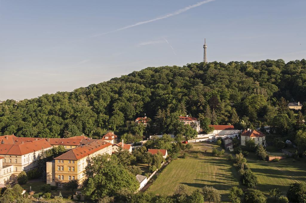 Hotel Domus Henrici Praga Esterno foto
