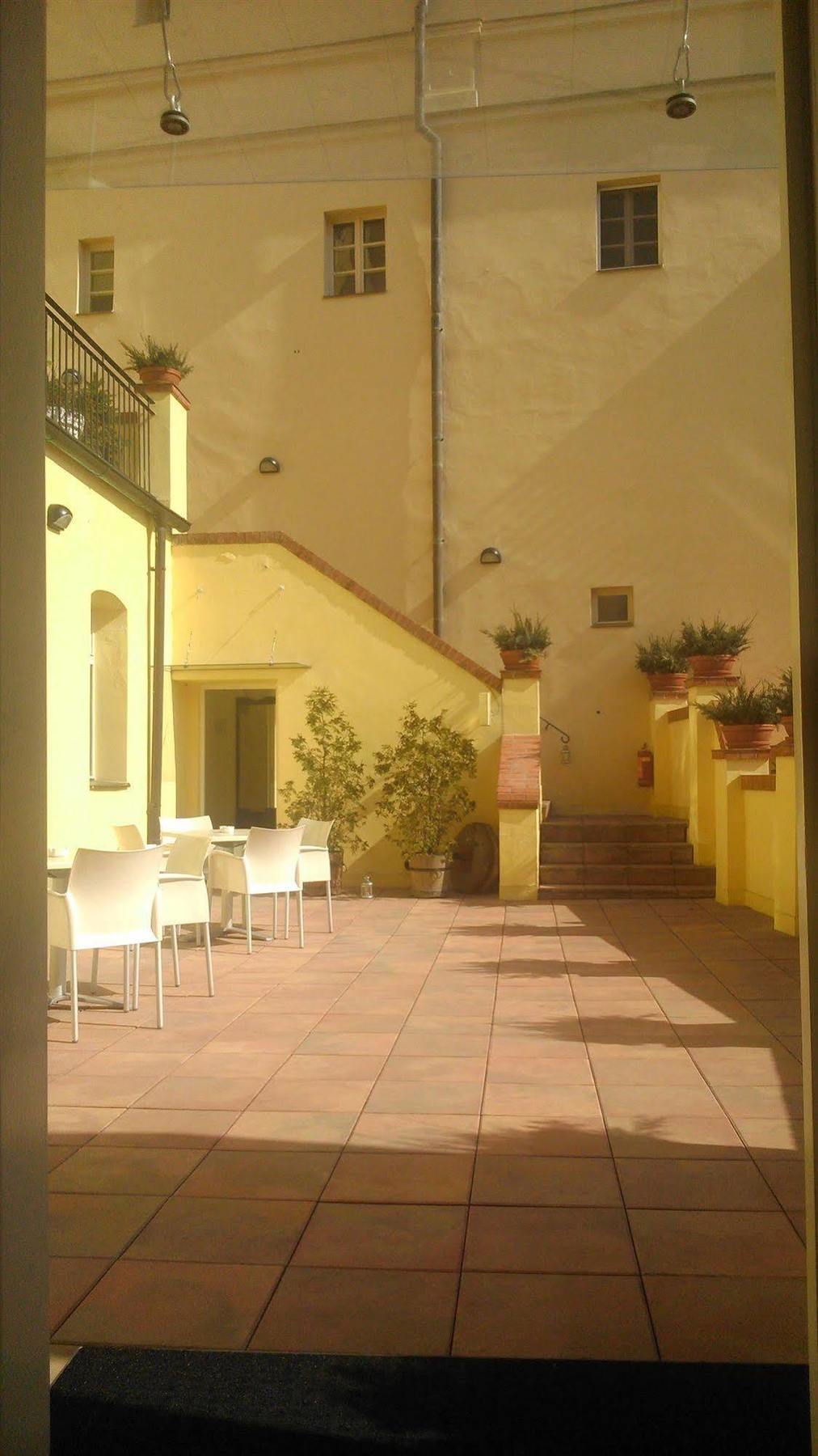 Hotel Domus Henrici Praga Esterno foto