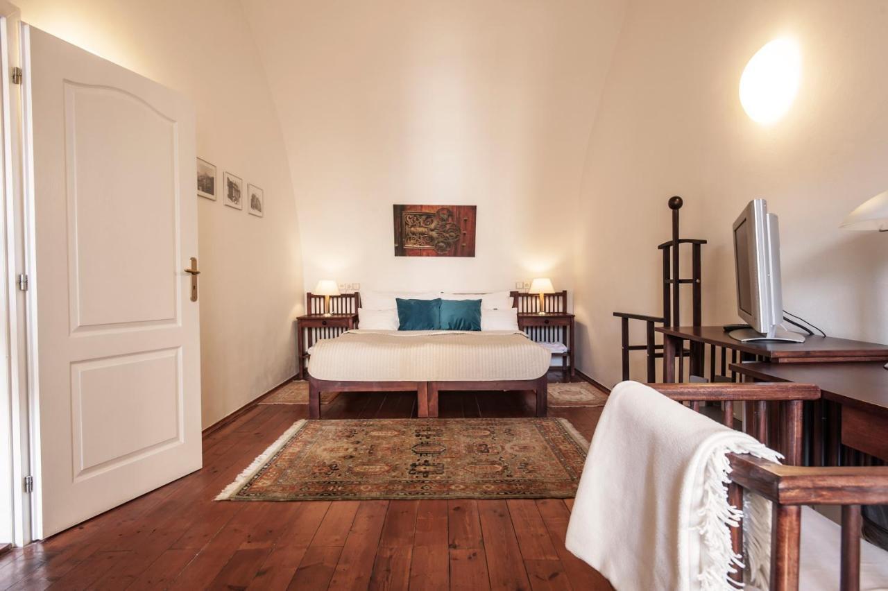 Hotel Domus Henrici Praga Esterno foto