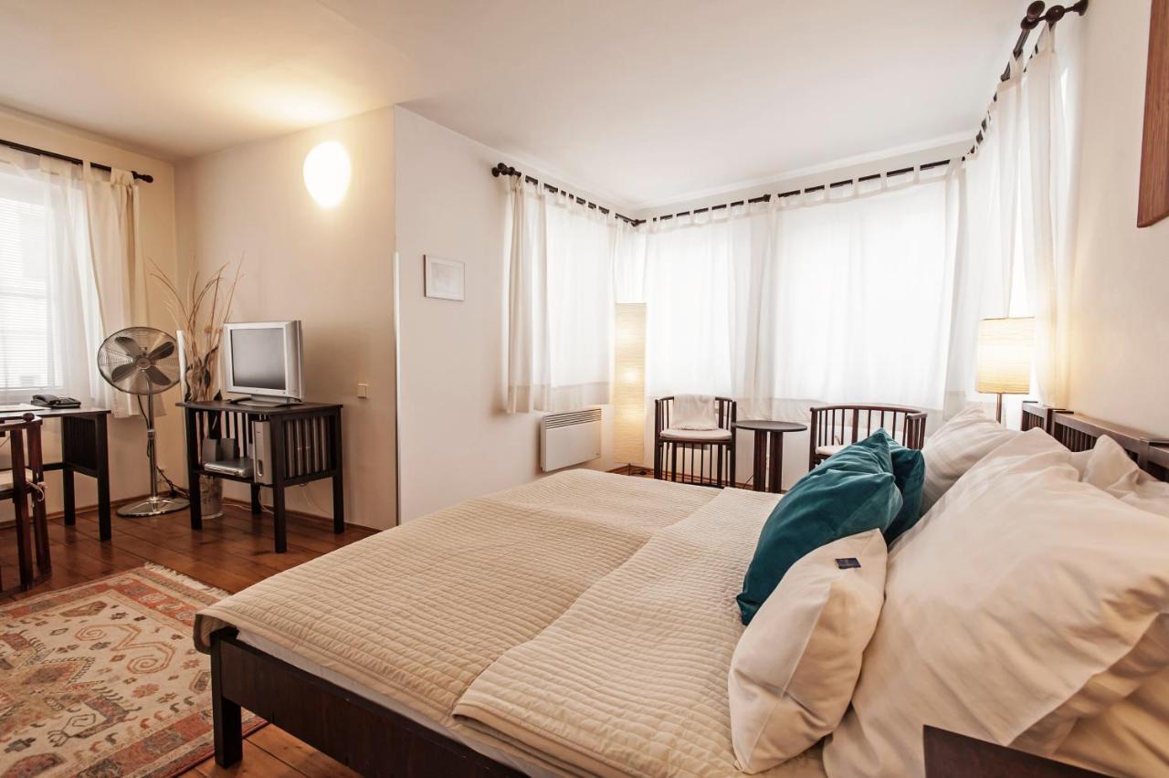 Hotel Domus Henrici Praga Esterno foto